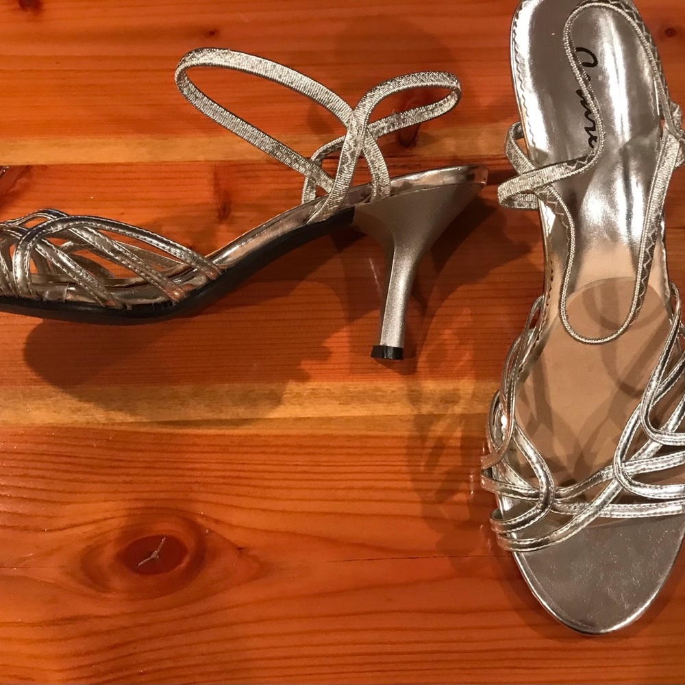 Brand NEW Silver dress shoes